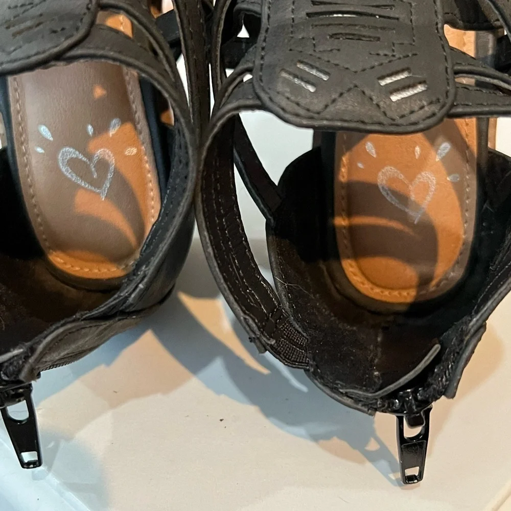 Sz 1 Girls Black Dress Shoes